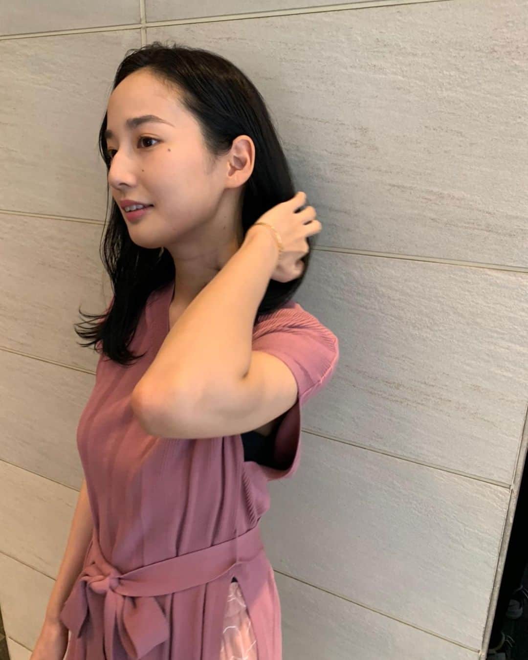 高嶋香帆のインスタグラム：「いつもお世話になってます  @motonori_kurihara  栗さんにカラーカットトリートメントして頂きました。  メンズの皆様にもオススメですよ☺️✨  #airginzacentral  #オススメ美容室」