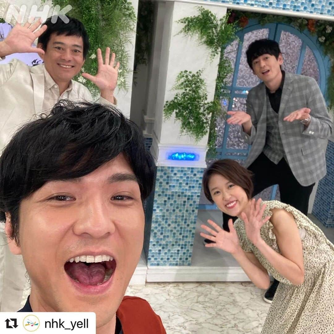 森山直太朗さんのインスタグラム写真 - (森山直太朗Instagram)「* 今朝は森山直太朗がNHKあさイチの プレミアムトークに出演いたしました😊 ご覧いただけたでしょうか⁉️ * 先日のブルーノート配信ライブの様子と共にファンクラブ限定配信ライブのこともご紹介いただきました😊☀️  いよいよ8月30日(日)19:00開催‼️  森山直太朗の配信ライブに興味を持った方、 まだ間に合います😳👏✨ * 何と今回は月額会員の方も特別に 配信ライブのチケットをご購入いただけます♫ * 憂鬱になりがちな日曜日の夜を 楽しいライブと共に過ごしませんか🥰 * 詳細はこのインスタのプロフィールから 森山直太朗オフィシャルHPに 飛んでみてください🎈志 * #森山直太朗  @naotaromoriyama  #NHK #あさイチ #プレミアムトーク @nhk_asaichi さん #ファンクラブ #配信ライブ * * #Repost @nhk_yell with @make_repost ・・・ けさの #あさイチ にゲスト出演された森山さん🎵  自撮り記念写真をお届けします🤳✨ みなさんステキな笑顔です😆  #朝ドラエール #9月14日放送再開 #森山直太朗 #博多華丸大吉 #近江友里恵 アナ」8月28日 14時42分 - moriyamanaotaro_staff