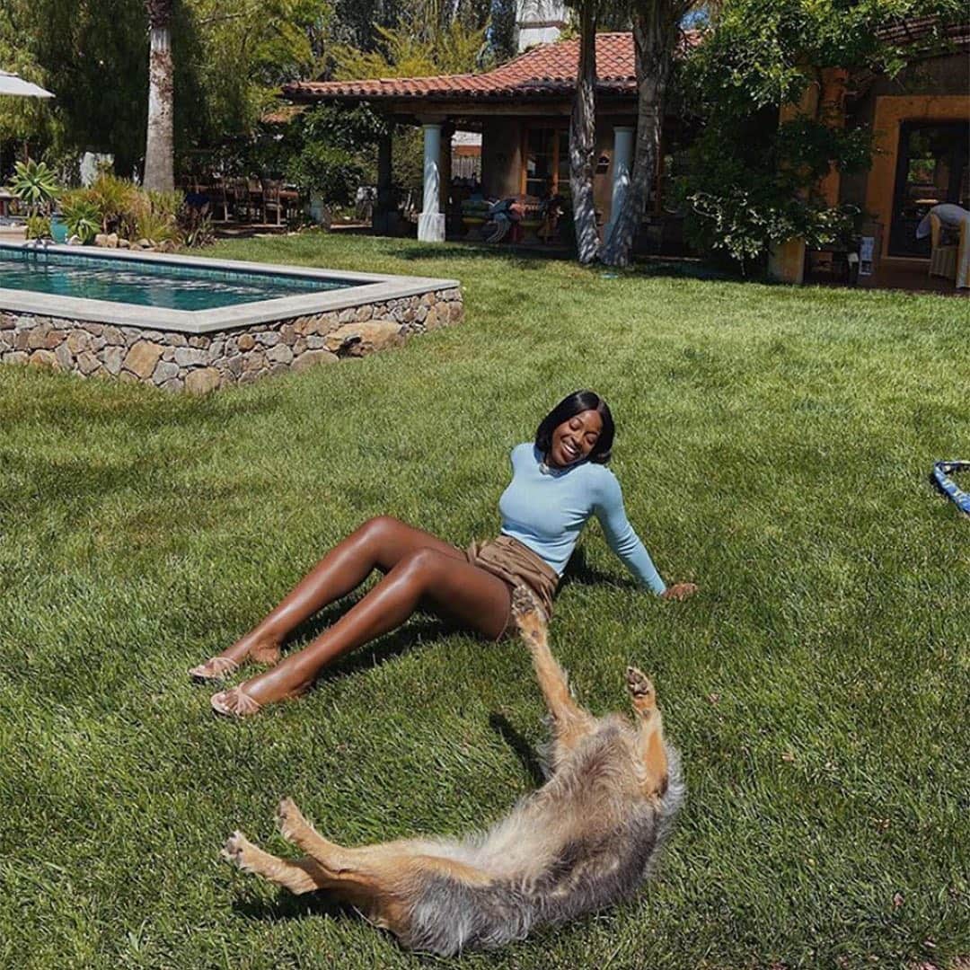 サムエデルマンのインスタグラム：「Dog days of summer... Tap to shop the JEDDA now on sale #SamEdelman」