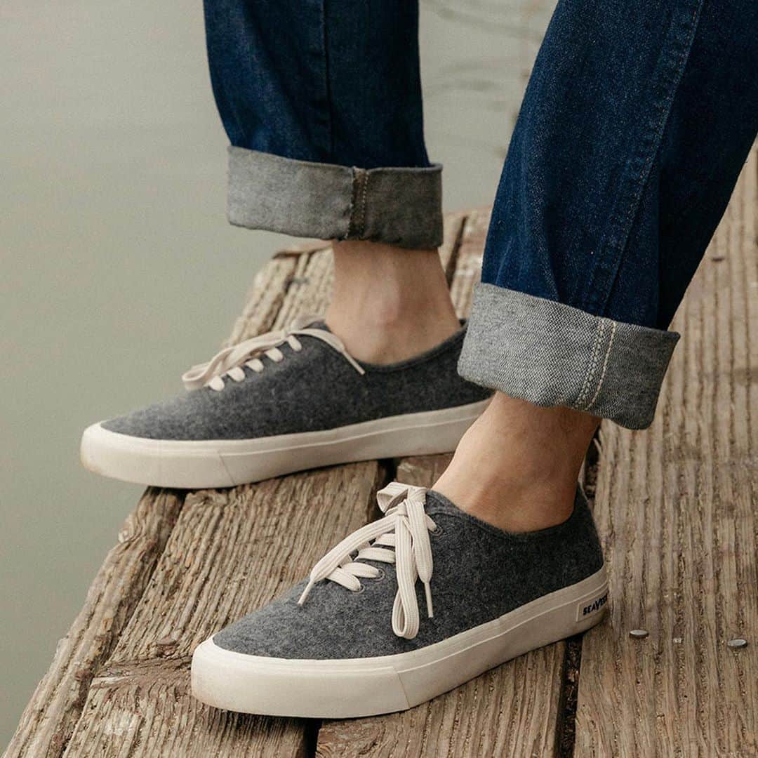 シービーズのインスタグラム：「This Fall, we're excited to introduce another sneaker to our SeaChange Collection, The Legend Sneaker made with 100% Wool. As always, this sneaker features metal-free stitched eyelets, post-consumer recycled plastic laces, and a recycled rubber outsole. ⁣ ⁣⁣ ⁣But that's not all - we're also continuing our partnership with our friends at @sea.trees, and together we are regenerating one foot of kelp forest for every pair of shoes sold 🌊🌱⁣ ⁣」