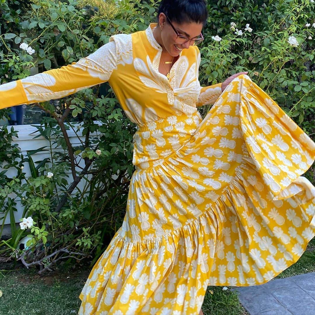 のインスタグラム：「What I wear when I represent myself in court & win!🍯🏆My good luck outfit! Against someone that sues me for a living... we need to talk about bullies more, stop being ashamed of having them & hoping they will go away. They may never go away 🤨 & that is not our fault, it is relatable to many. Don’t let their lies take over. Put on your best marigolds 🍍study the facts & meet them in court.⚡️xxRR  #rachelroy  #representyourself #knowthelaw #lawyer #lawschoolnextstop」