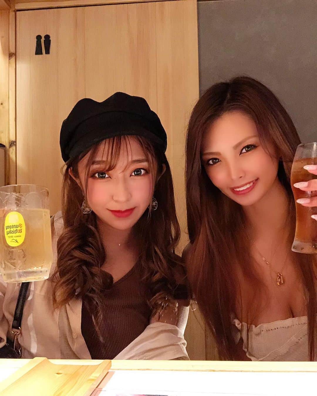 のインスタグラム：「. . . 今年の誕生日はえりかと🎉 . いやーめっちゃ食べた💓 . 27歳になりました☆.。.:*・° . ありがとう😘 . #誕生日 #夏 #夏生まれ #8月生まれ #2020 #友達 #friends」