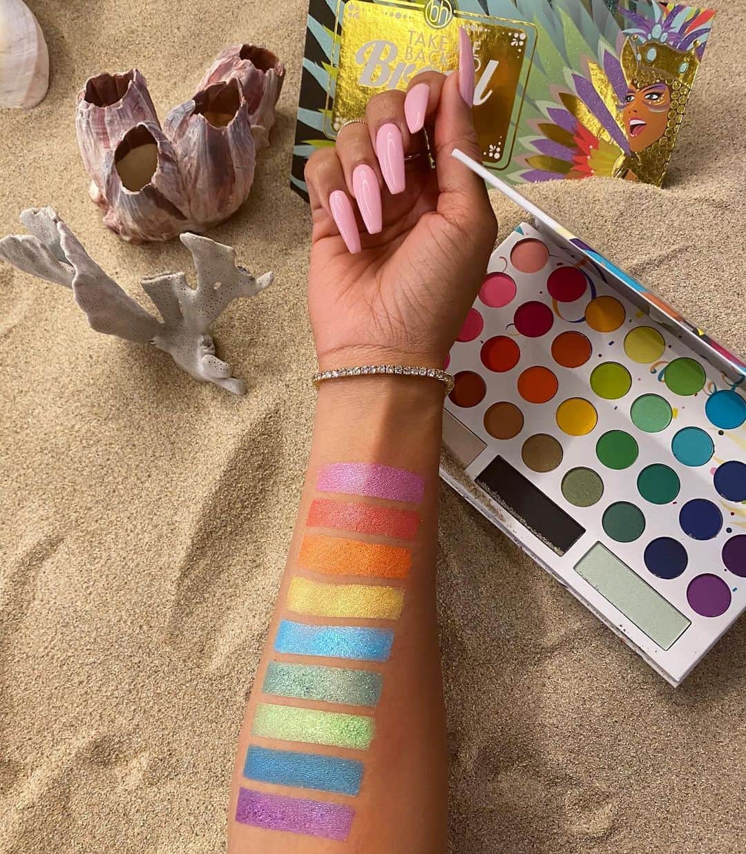 BH Cosmeticsさんのインスタグラム写真 - (BH CosmeticsInstagram)「Don't these swatches make you want to Samba?! 💃🏻 Vibe to the rhythm of Carnival with Take Me Back To Brazil's spirited shades. 35 high impact colors, on sale NOW for 50% OFF - but hurry, this $10 deal ends TODAY 🌈 #bhcosmetics」8月28日 9時57分 - bhcosmetics
