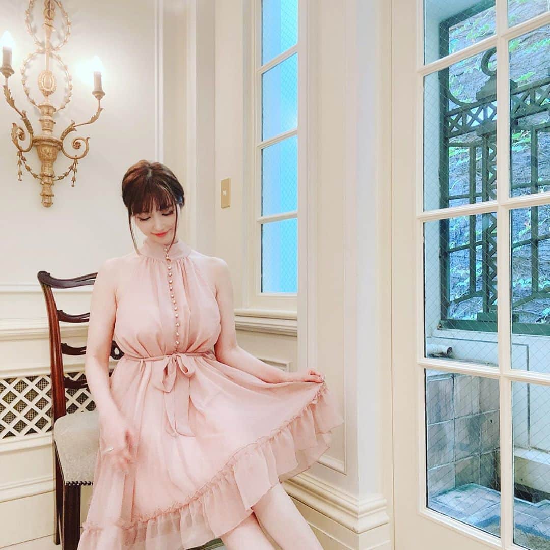 森下悠里さんのインスタグラム写真 - (森下悠里Instagram)「@lily_closet.store  大好きなモーヴピンクのワンピ - 透け感が好き✨ - 華奢に見せてくれるデザインも 嬉しいなぁ😌💓 - #lilycloset #op #dress #pink #sheer #occasion」8月28日 10時10分 - yuurimorishita