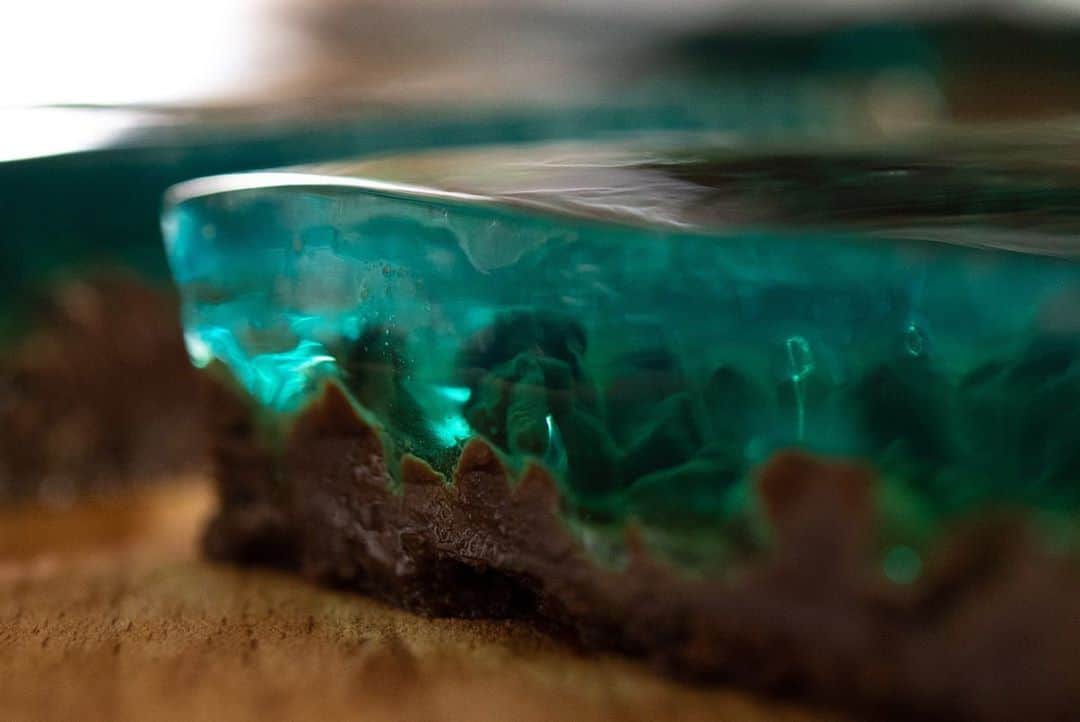 チョコレートカカオさんのインスタグラム写真 - (チョコレートカカオInstagram)「YouTube  How to make "Emerald marine Chocolate mint tart" チョコミントタルト〜エメラルドマリンとサンゴ礁〜  https://youtu.be/TXXjeIF7M7I  #Youtube #ASMR #foodie #instafood #dessertporn #スイーツ #yummy #recipe #手作りお菓子 #ケーキ #チョコレート #ganache #ガナッシュ #tart #chocolate #チョコミント #agar #ゼリー #アガー #mint #emerald #emeraldgreen #タルト #tart #marine #エメラルドグリーン #エメラルドグリーンの海 #チョコミント大好き#chocolatemint」8月28日 10時05分 - chocolate_cacao_seijin