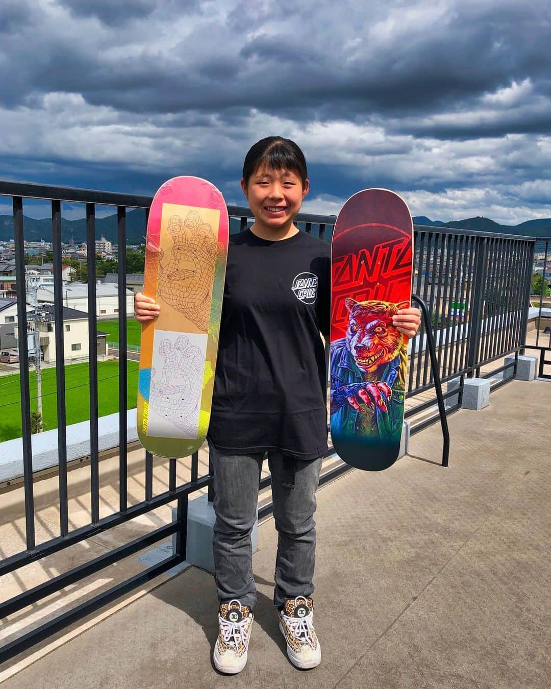 岡本碧優のインスタグラム：「New decks from @santacruzskateboards  have arrived all the way from 🇺🇸 I love these VX decks❤ Thank you @instapizzle @andrewcannon」