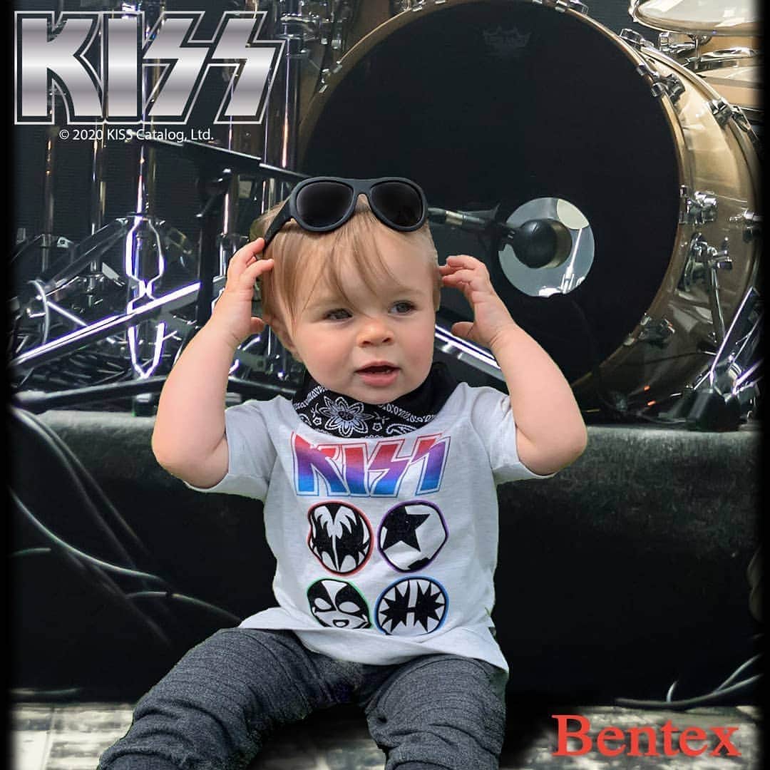 KISSさんのインスタグラム写真 - (KISSInstagram)「Rocker in training! 🎸 Dress your future rocker in this adorable set available on Target.com.」8月28日 10時42分 - kissonline