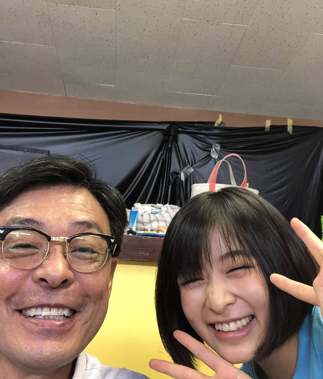 のインスタグラム：「映画「#青くて痛くて脆い 」(狩山俊輔監督)が本日8月28日(金)公開となります‼️  写真は #森七菜 さんと📷 (※梅ちゃんと安隆さんではない)  劇中では激しいアクションをしておりますが、待ち時間は和やかでした😊  是非劇場でご覧下さい。  【by staff】」