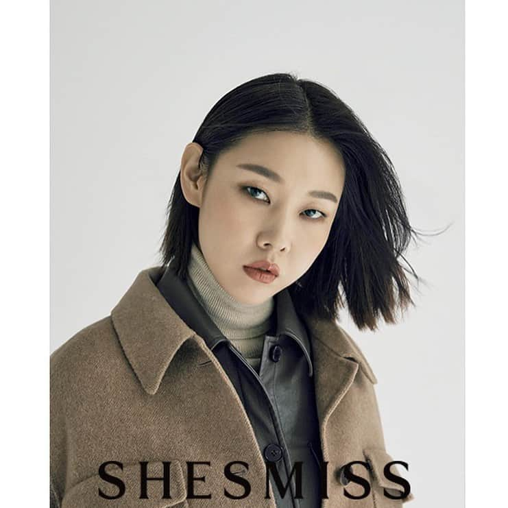 ハン・ヘジンさんのインスタグラム写真 - (ハン・ヘジンInstagram)「Waiting for autumn 🍁 #쉬즈미스 #shesmiss @shesmiss_official」8月28日 10時58分 - modelhanhyejin