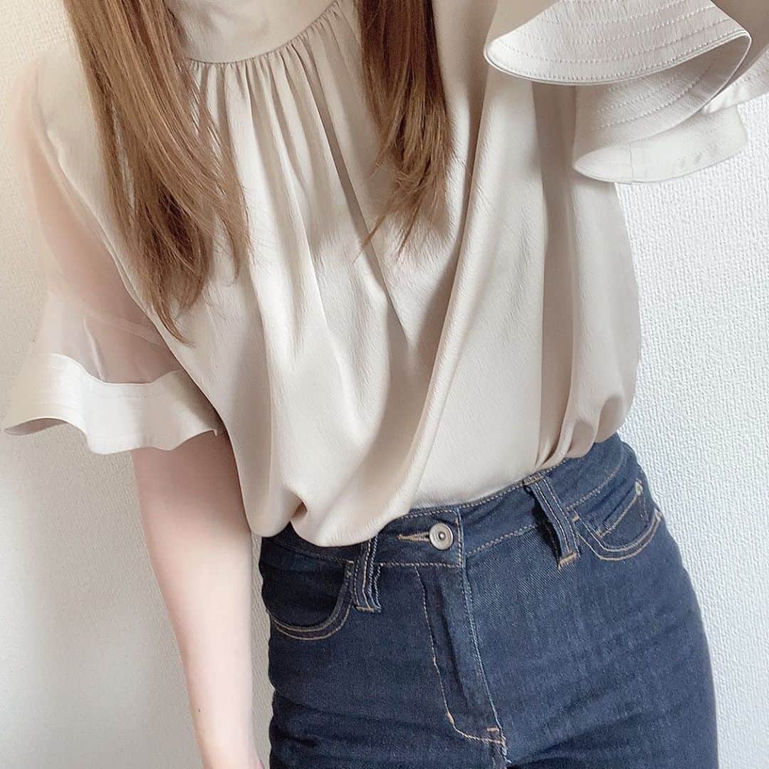 石田亜沙己のインスタグラム：「昨日は第4回クイーンズリーグの収録でした！ 9月頃から連盟チャンネルにて放送スタートするみたいなのでまたお知らせします✨ 珍しくワンピース じゃない！  #frayid  #デニム」