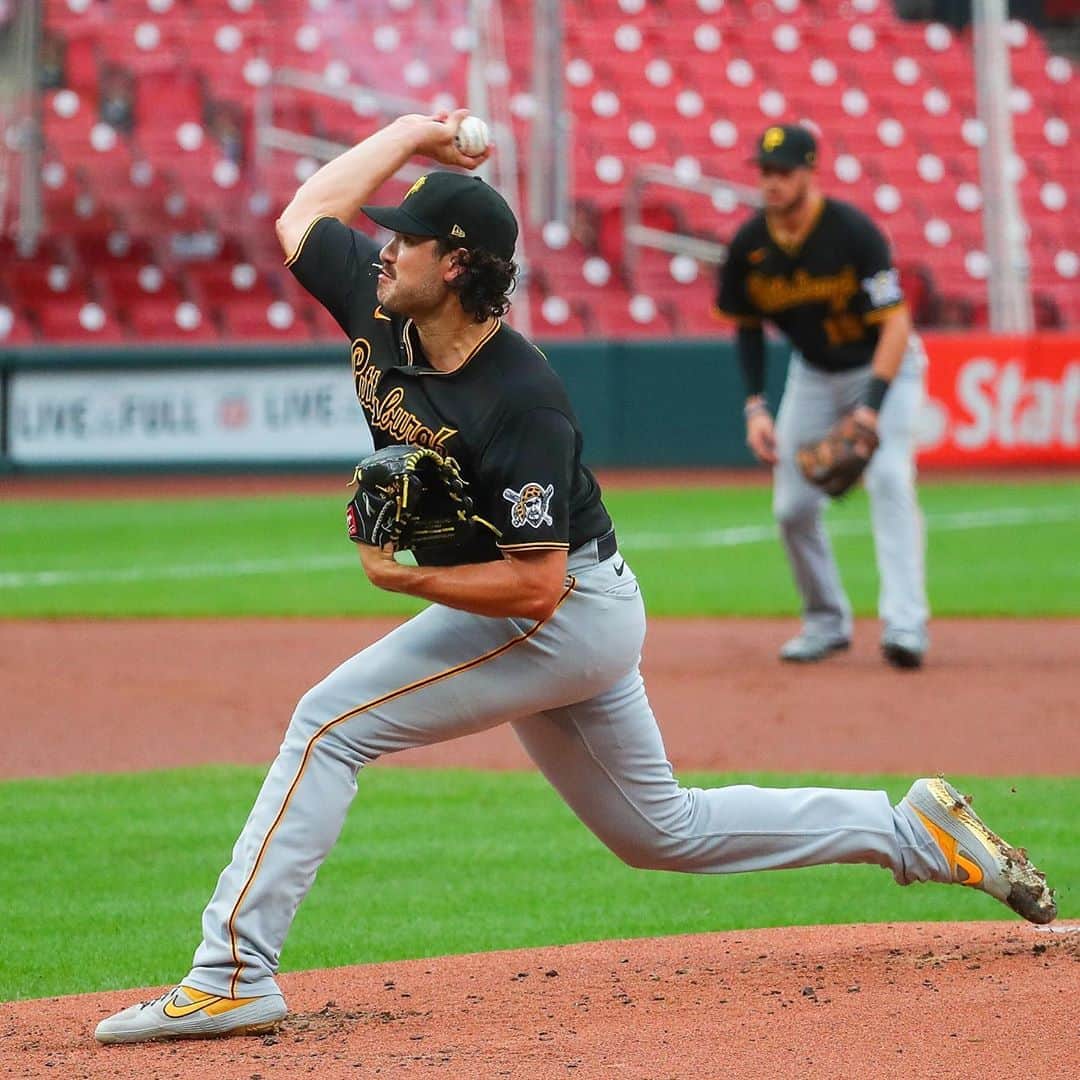 ピッツバーグ・パイレーツのインスタグラム：「First big league start ✔️ First big league dub ✔️ Well done, @cody_ponce_」