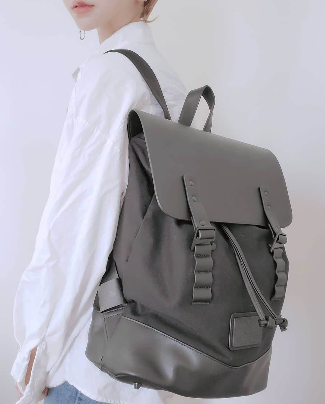 ひかりんさんのインスタグラム写真 - (ひかりんInstagram)「If you like this backpack for its beautiful minimalistic design and premium quality , you can use my code " hikarin " for 15% off when purchasing it on Gastonluga.com !  #pråper #gastonluga」8月28日 11時23分 - __hikarin