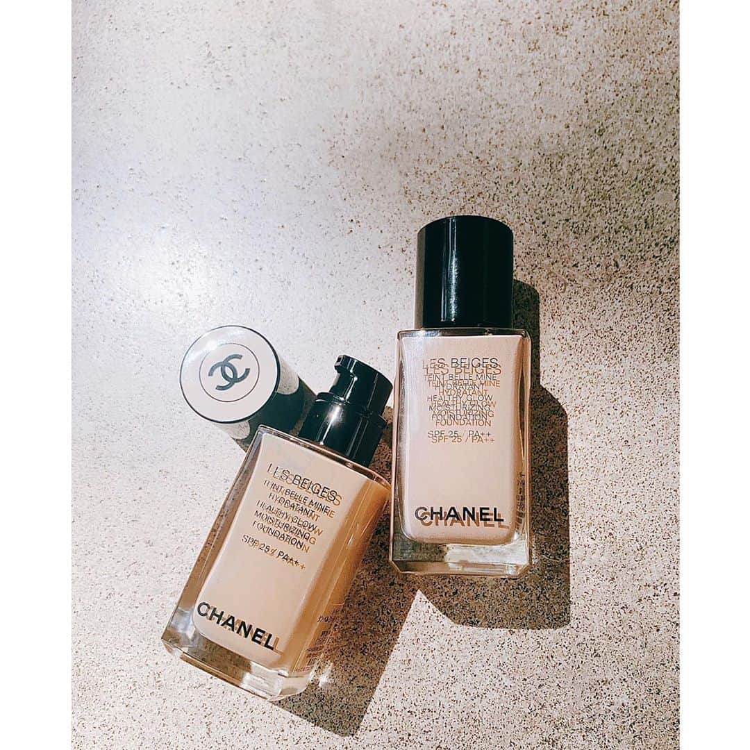 佐川理佳のインスタグラム：「@chanel.beauty LES BEIGES TEINT BELLE MINE HYDRATANT  カバー力があるのに素肌っぽいツヤが出て、そしてマスクに付きにくいファンデーション。お気に入り❤︎  9/4発売」