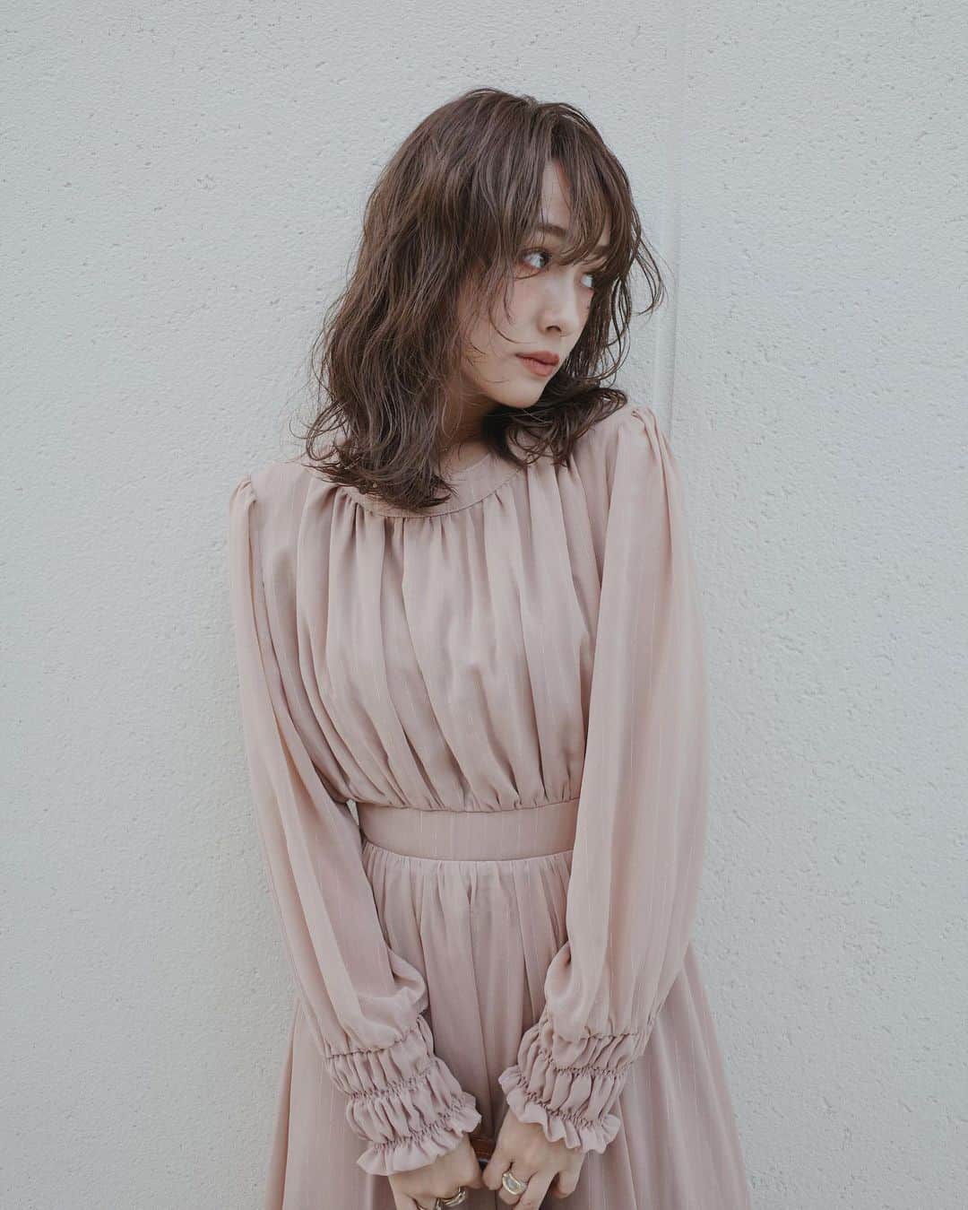 前田希美（まえのん）さんのインスタグラム写真 - (前田希美（まえのん）Instagram)「#のんの私服 です。 N WITH.新作ワンピ。 (beige/black)の2色展開で ￥6,990です☺︎︎  上品で清楚な ワンピースを作りました。 袖がシアーになっていて 女性らしいデザインに♡  発売日までお楽しみに。  #のんの私服 #code #fashion #nwith  #エヌウィズ #nwithcode #onepiece」8月28日 12時14分 - maeda_nozomi