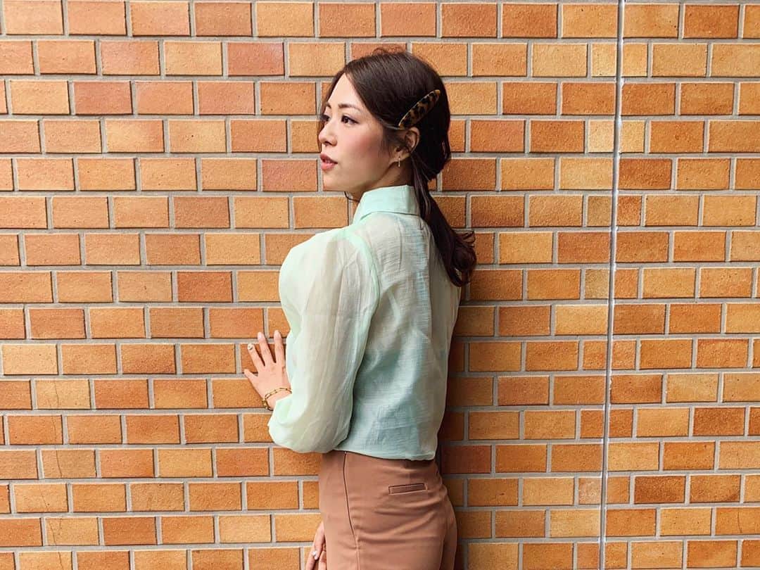 わちみなみのインスタグラム：「バレッタ付けた🌟 👚👖@saaageboutique   #バレッタ　#バレッタアレンジ #ヘアアレンジ　#わちみなみ」