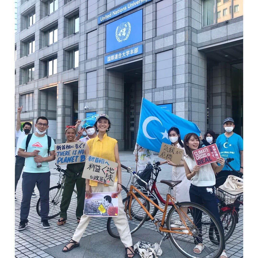 小野りりあんさんのインスタグラム写真 - (小野りりあんInstagram)「新首相になるね。変化はチャンス。﻿ 目の光らせがいがあるよ。﻿ わたしたちの声でのみ未来ができる。﻿ 想うだけでは変わらない。だから、伝えよう。﻿ 一緒に動けば、気候危機は乗り越えられる。﻿ ﻿ ﻿ #新首相は本気の気候変動対策を﻿ #グリーンニューディール﻿ #climatestrike #fridaysforfuture #未来のための金曜日﻿ #FaceTheClimateEmergency﻿ #気候正義　#ウイグル　#全ての人へ人権を」8月28日 23時52分 - _lillianono_