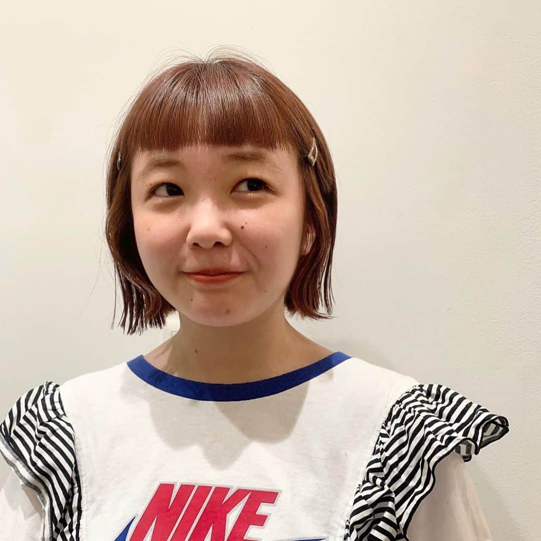 HONOKAのインスタグラム：「.〻  オン眉復活！！！オレンジ復活！！！ やっぱりオン眉の自分が好き😂✌🏻🍊🧡  おかゆさんいつもありがとうございます🌼  #hairstyle #haircolor #haircut #orange #orangebrown #orangehair #オン眉 #オン眉ボブ #オン眉バング」