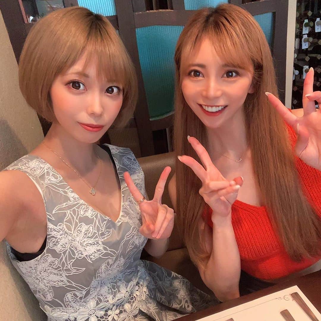 星川凛々花 （仁美まどか）さんのインスタグラム写真 - (星川凛々花 （仁美まどか）Instagram)「海老最高🦞🦐🦞🦐﻿ ﻿ 美鈴ちゃんがデビュー記念日乾杯シャンパン頼んでてらくれてたの💓🥂うれしい（＾∇＾）﻿ ﻿ 8/25を迎え9年目となりました💓﻿ これからもよろしくね🌏？﻿ ﻿ #ランチ﻿ #銀座﻿ #マダムシュリンプ東京﻿ #海老専門店﻿ #川菜美鈴﻿ #星川凛々花　﻿ #星川凜凜花　﻿ #AV女優　﻿ #セクシー女優　﻿ ﻿」8月28日 22時33分 - momo_rin1225