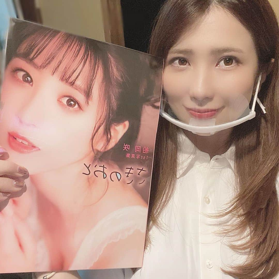 藍澤慶子さんのインスタグラム写真 - (藍澤慶子Instagram)「さきっちょこと船岡咲ちゃんの写真集頂きました、ありがとうございます(｡>∀<｡)♥♥好きな写真ばっかり！！ほわわーんなさきっちょからキリッとさきっちょ、笑顔が可愛いさきっちょ、たくさんのさきっちょが見れる♡写真はどれもオシャレで好きだったー(⑉• •⑉)♡  そんなさきっちょと、明日は朝劇赤坂無観客配信で共演するよん\(°∀° )/  #女優も自画撮り #アラサー女優 #アラサー女子 #船岡咲 #さきっちょ #japanese #actress #model #photo #photobook #さきのおと #ヘアメイク #写真好きな人と繋がりたい #朝劇赤坂」8月28日 22時26分 - kepiko928