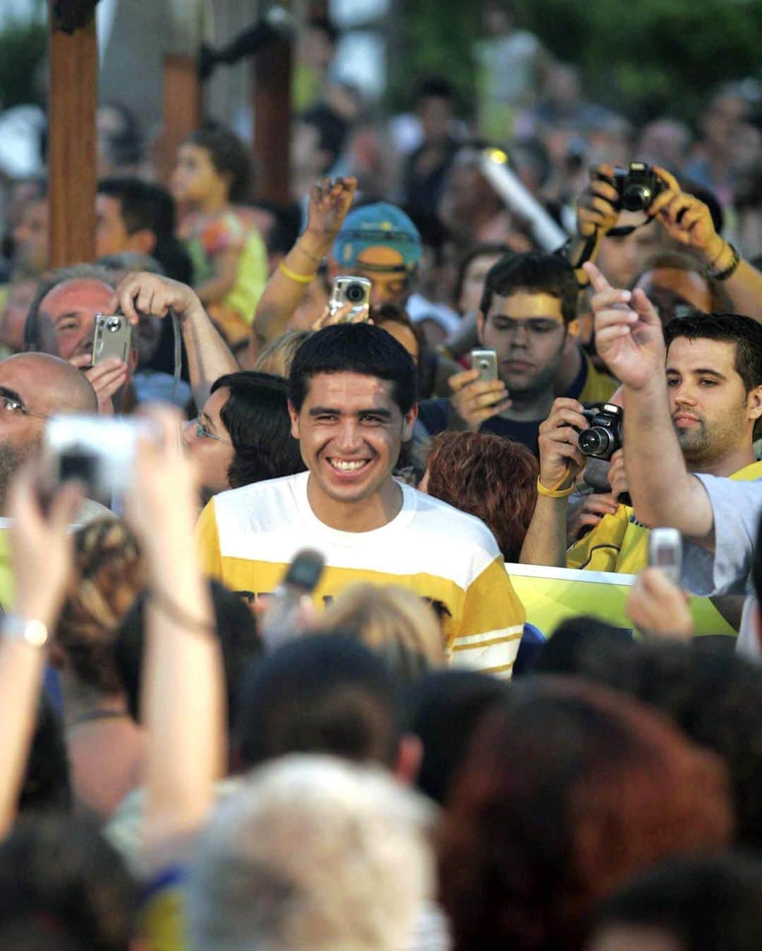 LFPさんのインスタグラム写真 - (LFPInstagram)「🌟 Pure Talent 🌟  🔙🇦🇷 #OnThisDay in 2013, Riquelme was unveiled at @villarrealcf!   Leyenda argentina... 🇦🇷🌟  🔙 #TalDíaComoHoy, ¡el mago Riquelme fue presentado con el Villarreal CF!   #Riquelme #Villarreal #LaLigaHistory #LaLigaSantander #LaLiga」8月28日 22時30分 - laliga