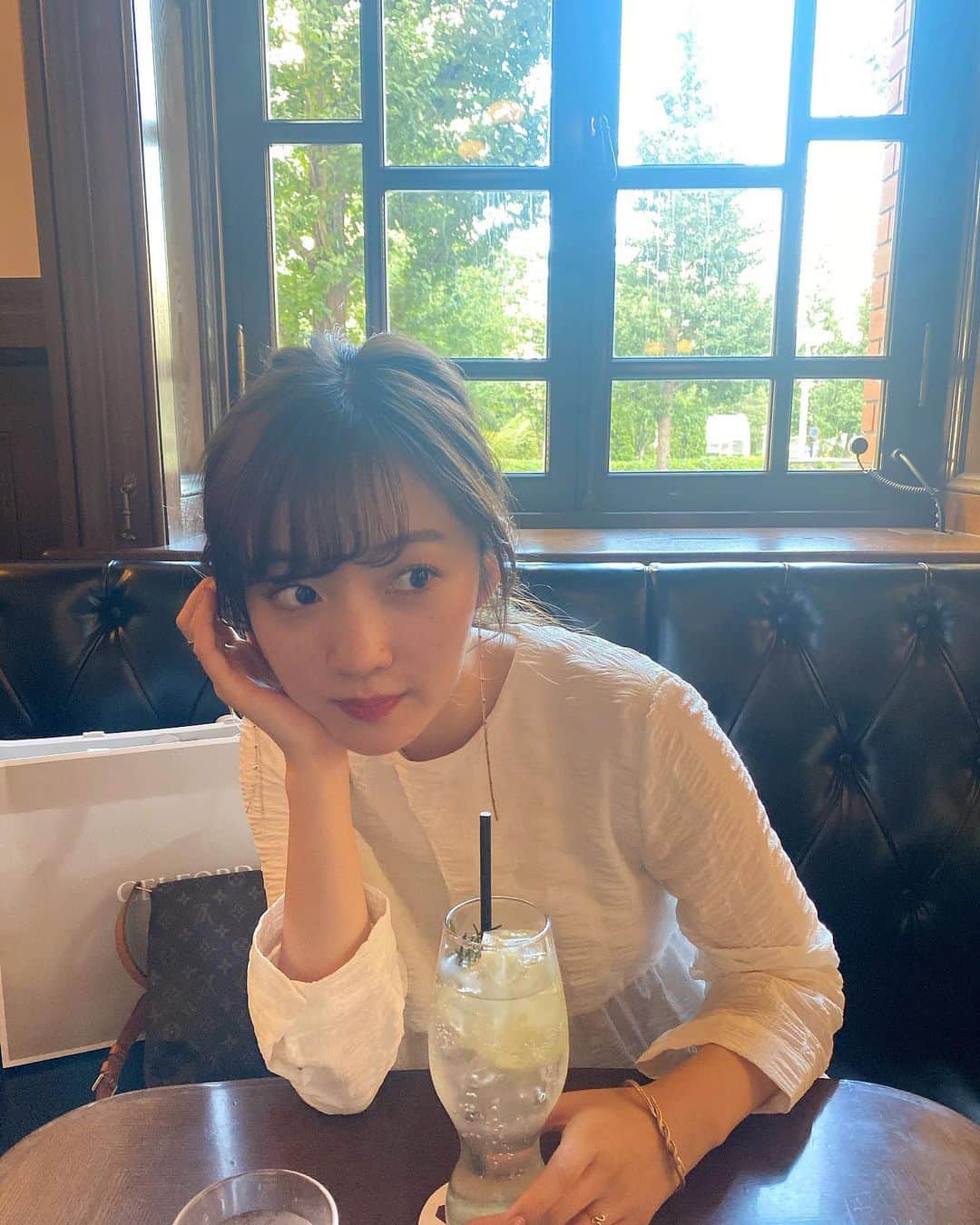 神谷由香さんのインスタグラム写真 - (神谷由香Instagram)「いつもカフェラテだけど﻿ 最近レモネードとかレモンスカッシュ﻿頼みがち🍋﻿ ブラックコーヒー飲めるようになりたいと思うこの頃☕︎」8月28日 22時42分 - kamiya_yuka_