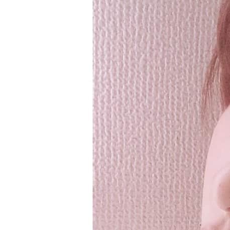 のインスタグラム：「全然投稿してないなと思って投稿したけど、自分の顔ドアップはさすがに恥ずかしいですね。 久しぶりに前髪作りました。」
