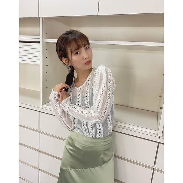 ほのかさんのインスタグラム写真 - (ほのかInstagram)「じっくり聞いタロウの衣装 Tops&Skirt▶️Danae Accessories▶️Elaborate Pumps▶️DIANA ・ 名倉さんに「明るめの衣装が良い」と言ってもらえるので、じっくりの収録ではいつも爽やかな色をチョイス👆🏻🌷 @asamiuesugi さん、ありがとん🐖 ・ #fashion #makeuptutorial #makeupartist  #instagood #honoka #photo #Japan #me  #instafashion #ほのか #ほのか私服 #harmonypromotion」8月28日 23時04分 - nononon159