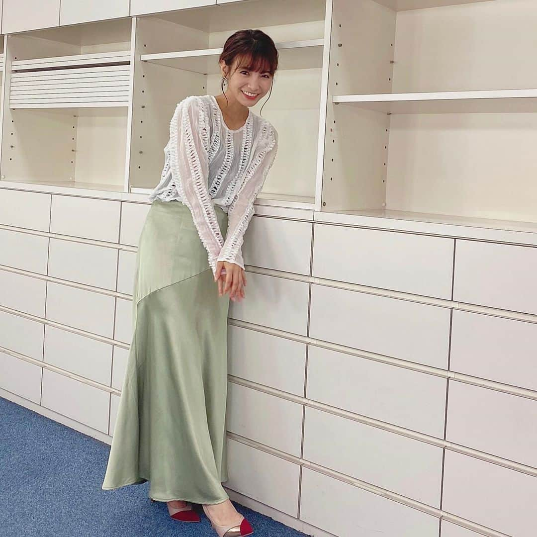 ほのかさんのインスタグラム写真 - (ほのかInstagram)「じっくり聞いタロウの衣装 Tops&Skirt▶️Danae Accessories▶️Elaborate Pumps▶️DIANA ・ 名倉さんに「明るめの衣装が良い」と言ってもらえるので、じっくりの収録ではいつも爽やかな色をチョイス👆🏻🌷 @asamiuesugi さん、ありがとん🐖 ・ #fashion #makeuptutorial #makeupartist  #instagood #honoka #photo #Japan #me  #instafashion #ほのか #ほのか私服 #harmonypromotion」8月28日 23時04分 - nononon159