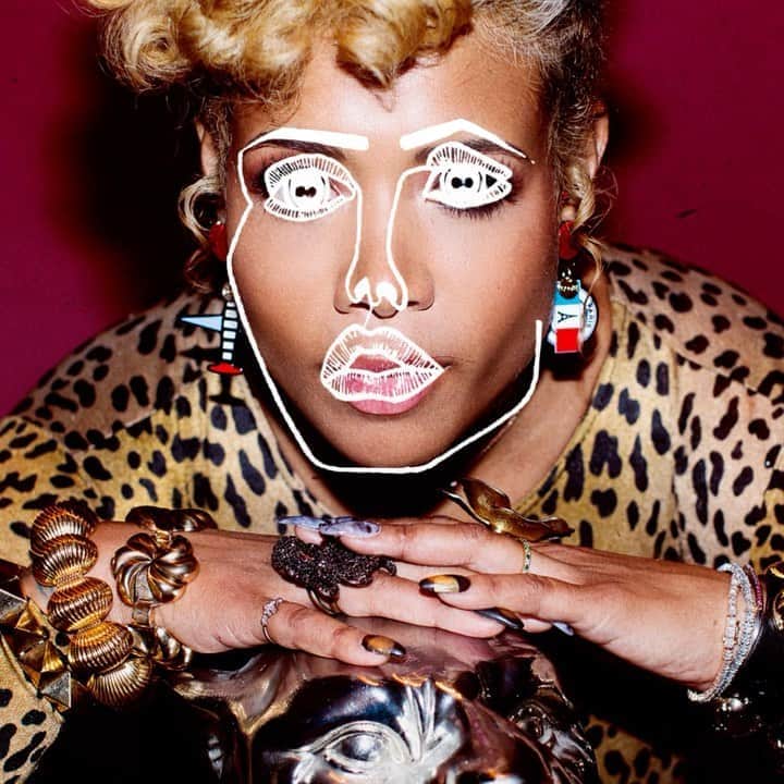 ケリスのインスタグラム：「Happy Friday! Excited to share this one with you. "Watch Your Step" is out now 💅🏾✨ Perfect song to kick off the weekend!   You can listen to the track and @disclosure's entire new album 'Energy' at link in bio!」