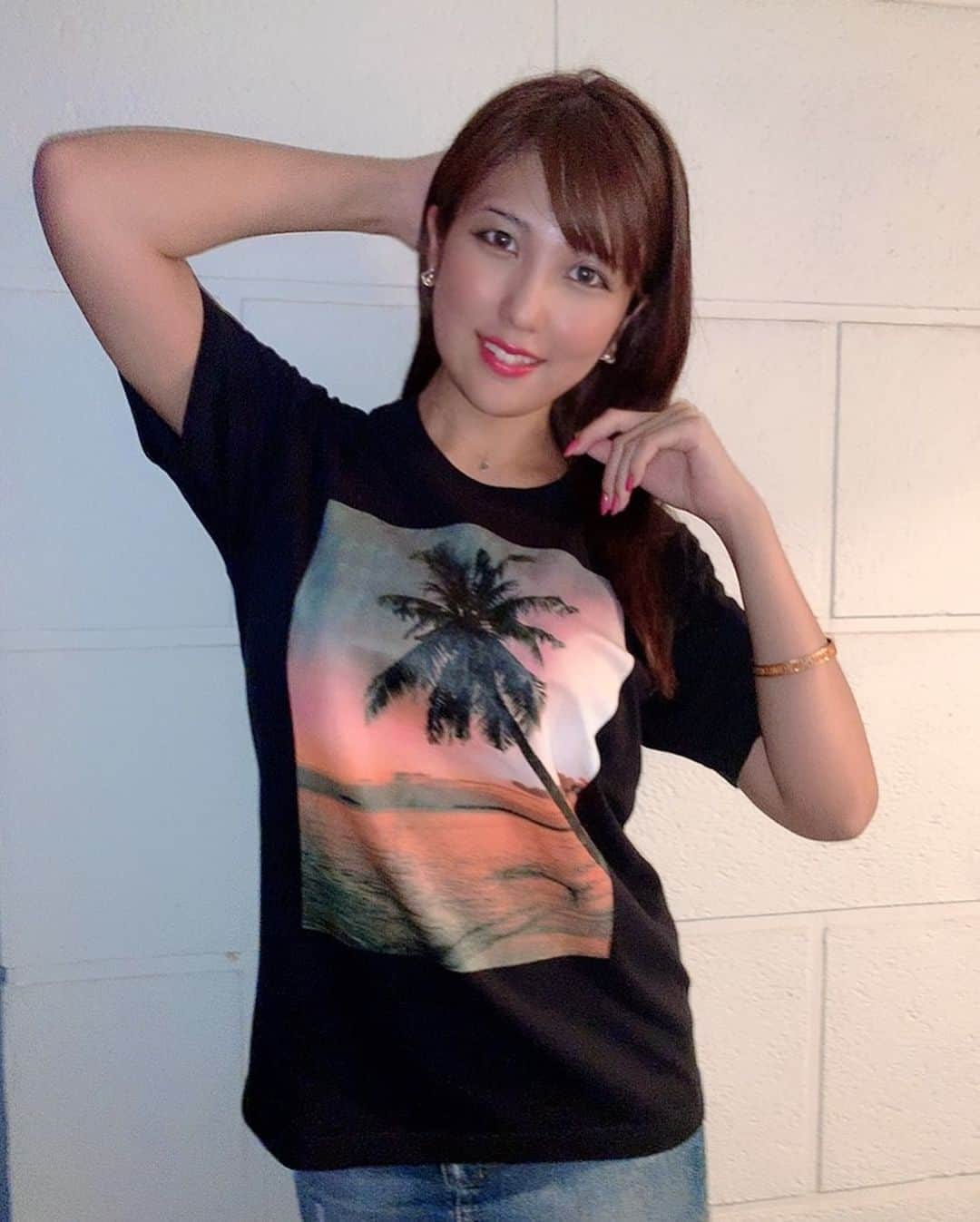 神谷麻美さんのインスタグラム写真 - (神谷麻美Instagram)「@marbles_official の #tシャツ 素敵💖🥰💖 #ヤシの木 🌴💕✨ #エモい 💖✨」8月28日 23時36分 - asamice428