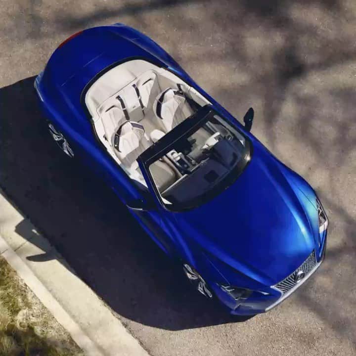 Lexus USAのインスタグラム：「What will you do with the extra space available in the #LexusLCC?」