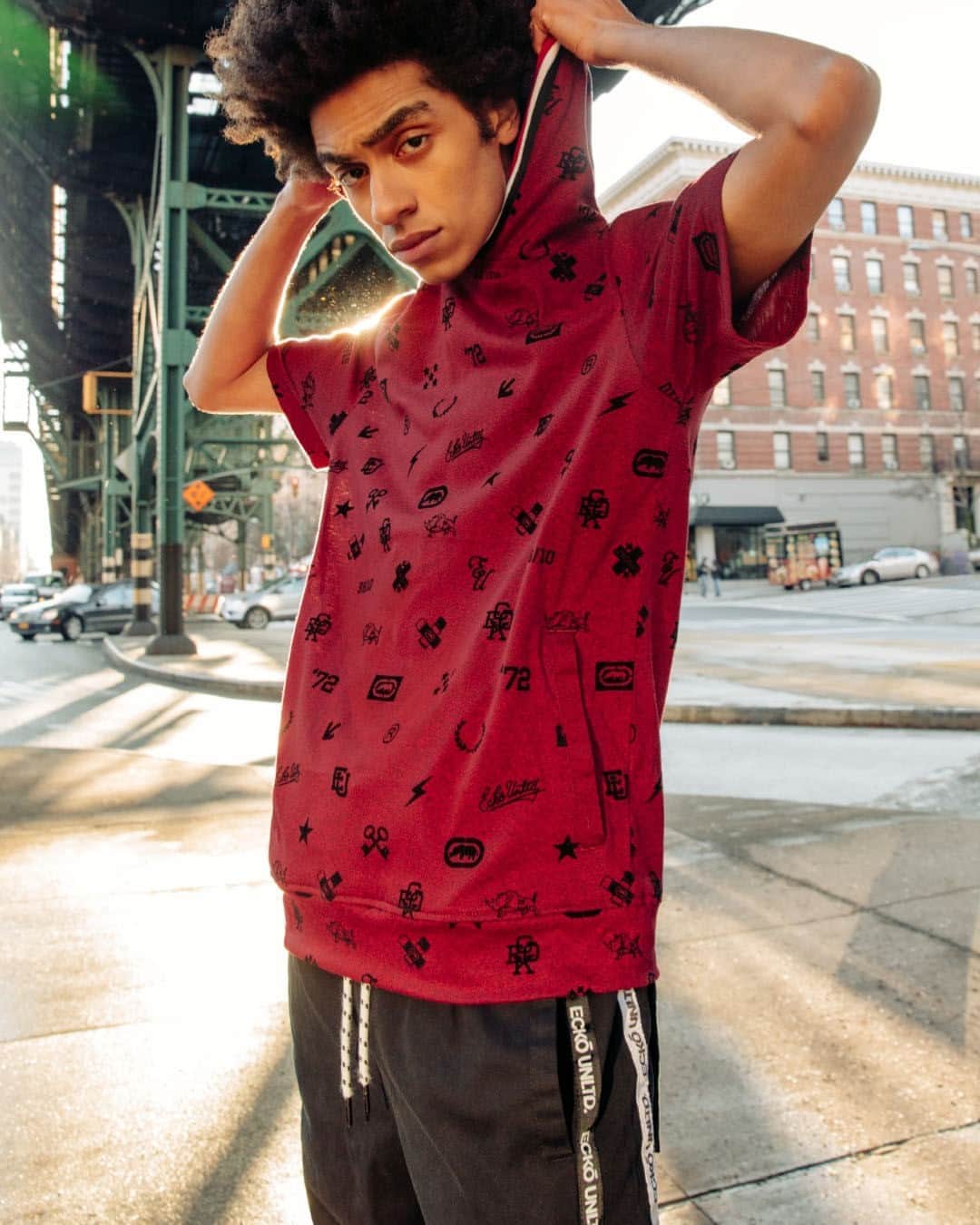 エコーレッドのインスタグラム：「Unexpected Hoodie Season」