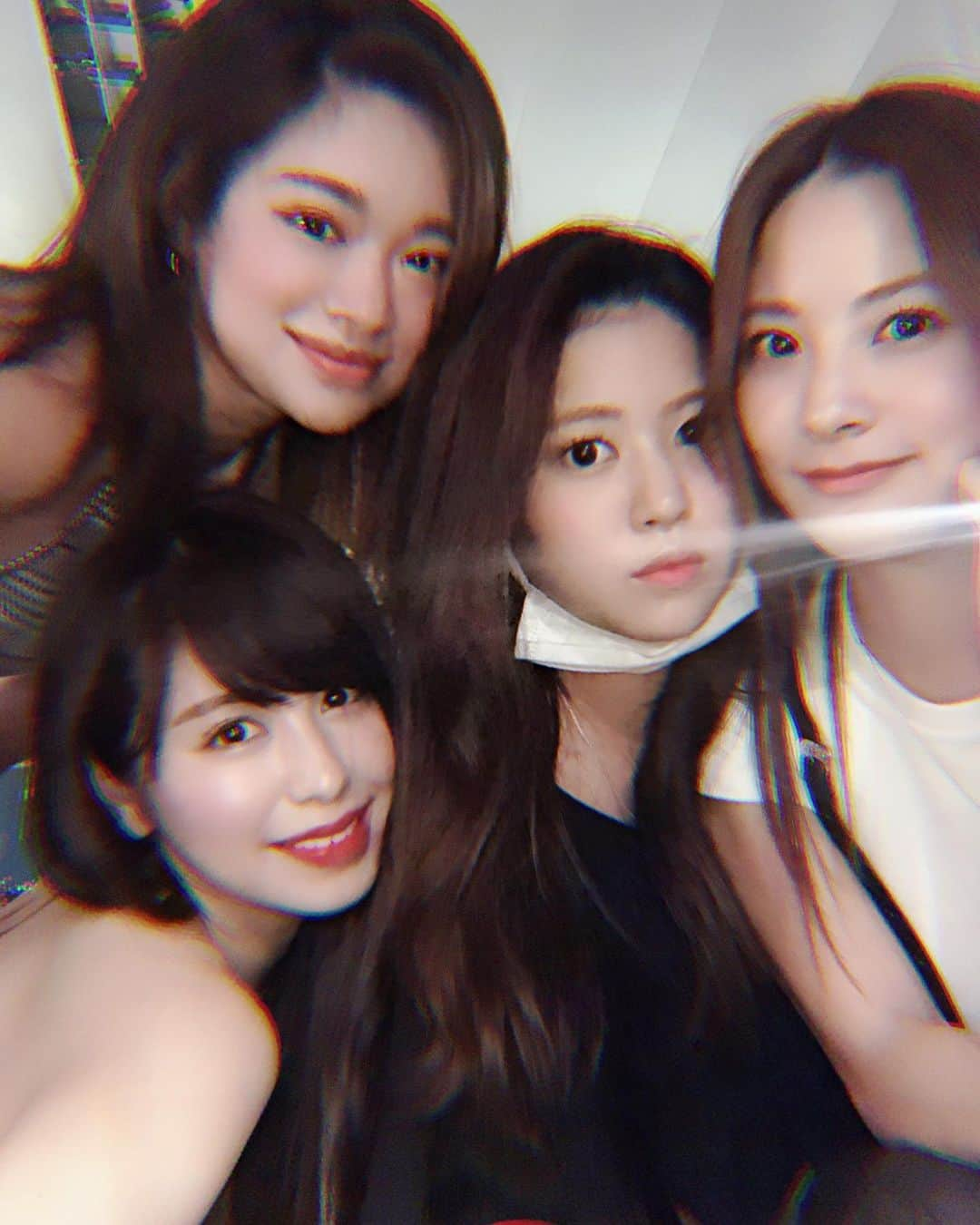 宮下舞花さんのインスタグラム写真 - (宮下舞花Instagram)「#myfriends 👭👭 . . . 子供の頃仲間の大切さを教えてくれた子たち❤︎らぶ . . ※以前の写真です . . . #japanese#japanesegirl#asiangirls#love#me#japan#东京#粉我#我的最愛#时装#좋아요꾸욱#좋아요폭탄#좋아요꾹#좋아요테러#좋아요환영#좋아요반사좋아요반사#좋아요#japan#follow#followme#フォロー#渋谷#shibuya#bbf」8月28日 23時46分 - maikamaimaika