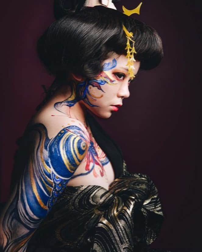 兼田玲菜のインスタグラム：「極道の妻。的な。  #samurai #yakuza #tattoo #art #paint #black #hair #girl #strong #japan #renakaneta #Instagram #殺陣 #兼田玲菜 #殺陣師」