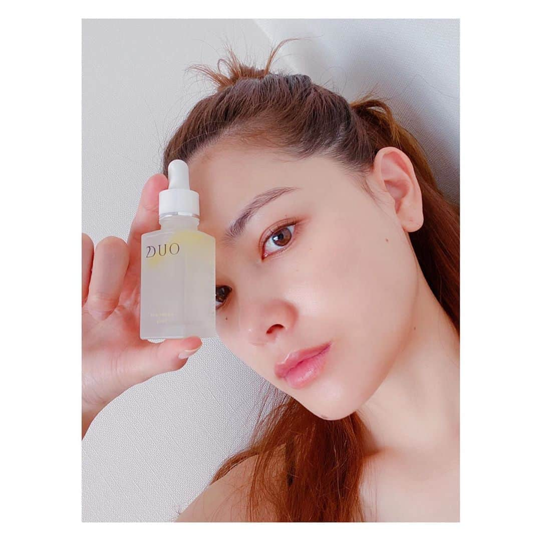 松井由貴美さんのインスタグラム写真 - (松井由貴美Instagram)「* 強い紫外線を浴びたり 日焼け止めを塗ったり落としたりで お肌に意外と負担がかかる夏の時期。 .  ケアをするなら普段の化粧水を付ける前に、 DUOのリペアショットでお肌を柔らかく 栄養を吸収できる土台を作ってあげるのが とっても大事✨ .  水分も栄養もたっぷり浸透して お肌もふっくら柔らかくなるよ🤗 .  #duo  #duoコスメ #デュオ #リペアショット #ブースター #スッピン」8月28日 15時10分 - yukimi_1122