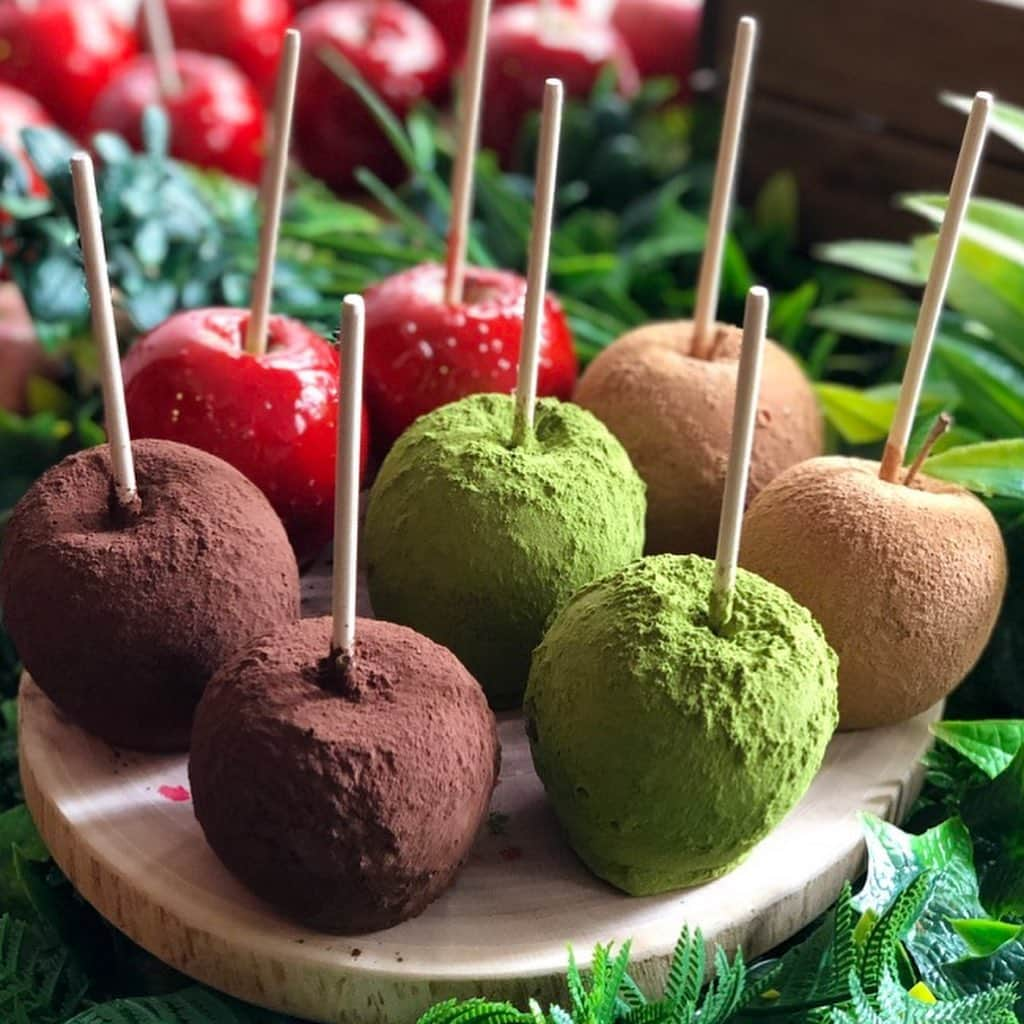 Kawaii.i Welcome to the world of Tokyo's hottest trend♡ Share KAWAII to the world!さんのインスタグラム写真 - (Kawaii.i Welcome to the world of Tokyo's hottest trend♡ Share KAWAII to the world!Instagram)「A whole fresh apple coated with candy! You’ll often find this dessert on festivals in Japan. At @candy_apple_369 , you can try carefully-selected apples flavored with green tea, cinnamon, and other toppings.﻿ ﻿ Shop name：Candy apple﻿ Daikanyama Branch：〒150-0034 Ryuo Building 1F, 8-9 Daikanyama-cho, Shibuya-ku, Tokyo﻿ ﻿ Harajuku Branch：〒150-0001　T’s-ONE Building 1F-B 3-23-5 Jingumae, Shibuya-ku, Tokyo﻿ ﻿ HP：https://www.candy-apple.shop﻿ ﻿ Click on the profile link for the video!! (FREE)﻿ @kawaiiiofficial  ﻿ Featured on Kawaii International "My Kawaii Lifestyle on the Fringe" ﻿ ↓﻿ 25:50 - MOGU-MOGU Time Candied apples」8月28日 15時18分 - kawaiiiofficial