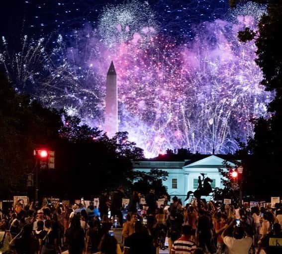 AFP通信さんのインスタグラム写真 - (AFP通信Instagram)「AFP Photo 📷 Jose Luis Magana - The silouhette of Andrew Jackson's statue is seen as Fireworks paint the sky above the obelisk of the Washington Monument while demonstrators, protesting the nomination of Donald Trump, watch at Black Lives Matter plaza across from the White House on August 27, 2020 in Washington, DC. President Donald Trump accepts the Republican Party nomination for reelection tonight, August 27 against storm clouds of racial tension, riots and the coronavirus pandemic -- while warning of "chaos" should he lose to Democrat Joe Biden.」8月28日 15時51分 - afpphoto