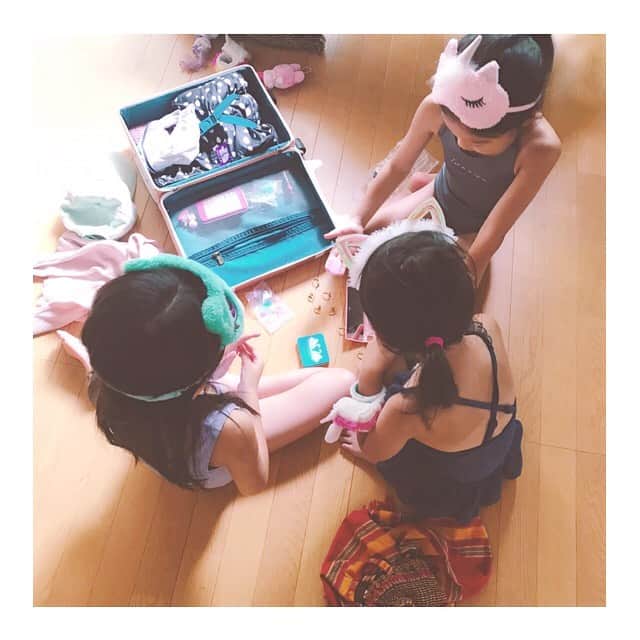 野波麻帆さんのインスタグラム写真 - (野波麻帆Instagram)「. Sweet  lovely princesses 💗 💄🦄🌈💋🐱💫」8月28日 15時52分 - mahononami