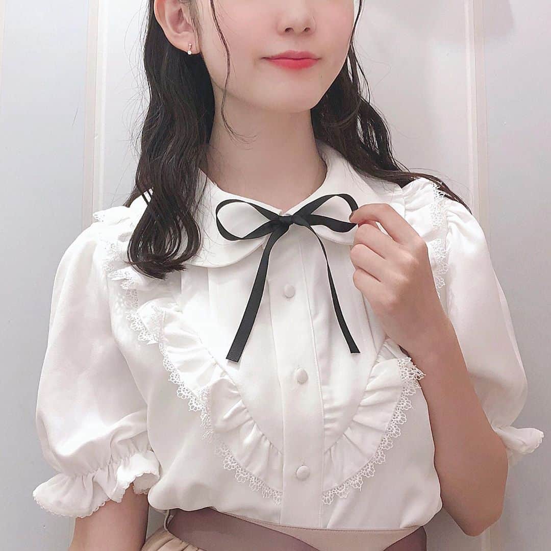 evelyn フリルトップス 踏みにじっ