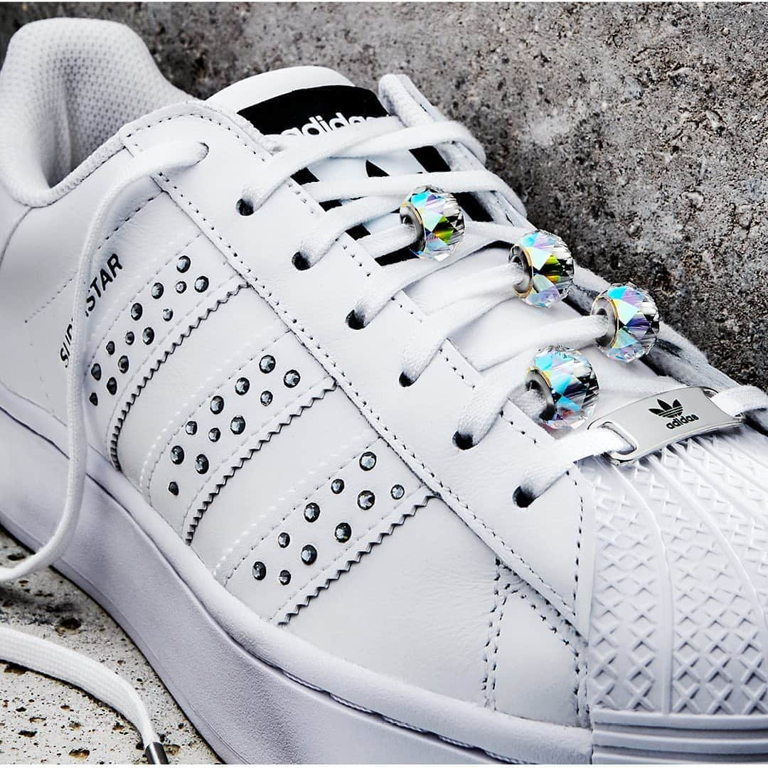 SWAROVSKIさんのインスタグラム写真 - (SWAROVSKIInstagram)「@adidasoriginals 2020 marks the 125th anniversary of Swarovski, and the 50th anniversary of the adidas Superstar Bold sneaker - the perfect time to reimagine the sneaker with sparkling crystal details.  #SwarovskiCrystal #SwarovskiCreativeCollaborations #Swarovski125Years #adidasoriginals #adidassuperstar #adidas」8月28日 16時20分 - swarovski