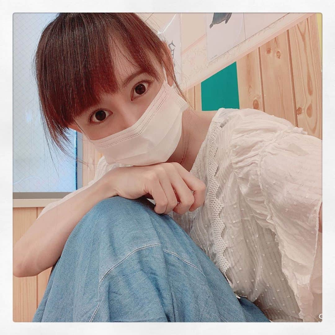 秋山莉奈さんのインスタグラム写真 - (秋山莉奈Instagram)「こんにちは。 毎日、暑いですね💦  お兄ちゃんの習い事待ちの間に久しぶりに自撮りしてみたよー笑 帽子かぶってたから、髪ぐちゃぐちゃ(*´Д｀*) マスク暑くて、肌荒れする〜  #男の子ママ#習い事#知育#習い事迷子中#4歳児ママ#0歳児ママ ほぼ#ワンオペ育児#秋山莉奈」8月28日 16時36分 - akiyama_rina