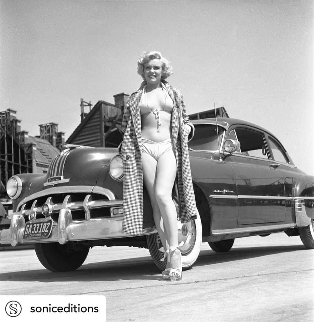 メラニー・サイクスさんのインスタグラム写真 - (メラニー・サイクスInstagram)「#justcoz 🖤💫 #morning #REGRAM Posted @withregram • @soniceditions Rising star Marilyn Monroe poses for a portrait next to a 1950 Pontiac Chieftain on the backlot of 20th Century-Fox in 1951 in Los Angeles, California. Taken by Earl Thiesen. • • • #marilynmonroe #monroe #icon #iconic #actress #1950pontiacchieftain #pontiacchieftain #1951 #losangeles #california #earlthiesen #earlthiesenphotography #1951 #20thcenturyfox #film #filmphotography #photography #movie #moviestar #filmstar #1950s #50s #filmstar #moviestar #blackandwhite #blackandwhitephoto #blackandwhitephotography #blackandwhiteartwork #bnwphotography #soniceditions」8月28日 16時40分 - msmelaniesykes