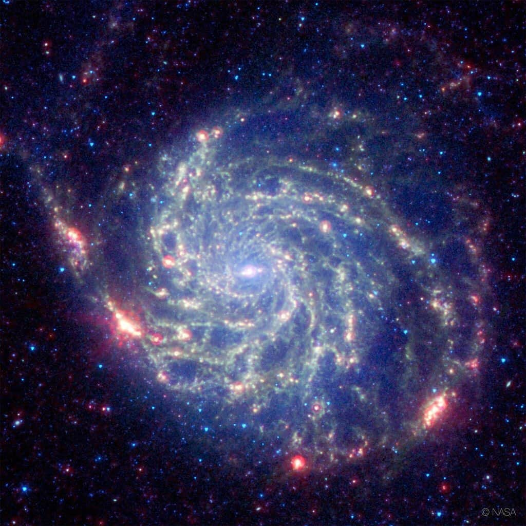 アメリカ大使館さんのインスタグラム写真 - (アメリカ大使館Instagram)「銀河メシエ101(Galaxy Messier 1010) 星✨、ガスや塵が渦巻射手できています。 これは、NASA スピッツァー宇宙望遠鏡🔭(NASA Spitzer Space Telescope 🔭)で撮影されたモ物です。 私たちが見ている天の川🌌(Milky Way)の約2倍の幅なんだとか… 👀 なんだか、とにかく凄い‼️ . #usa #america #studyabroad #livinginamerica #nasa #space #galaxy #starts #gas #dust #beautiful #colorful #telescopes #spitzerspacetelescope #アメリカ #アメリカ生活 #留学 #天文学 #銀河 #星空 #星 #チリ #ガス #望遠鏡 #望遠鏡で撮影 #宇宙 #カラフル #渦巻 #スピッツァー宇宙望遠鏡 #宇宙と出会う金曜日」8月28日 16時46分 - usembassytokyo