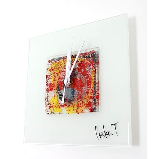 comb de shioさんのインスタグラム写真 - (comb de shioInstagram)「時計から「アートのある暮らし」はじめませんか？  glass art clock by Isako TODA﻿ ﻿ #アートのある暮らし ﻿ ------------------------﻿ 【作品リスト】﻿ ﻿  ■ ガラスアート時計・「WHITE WINDOW」C_180625  オンラインショップ掲載中です。﻿ ﻿ ﻿ #combdeshio﻿ #コムデシオガラス ﻿ #コムデシオ ﻿ #ガラス作家杜多一菜子﻿ #三重県  #三重県津市  #インテリア好きな人と繋がりたい﻿ #インテリアデザイン﻿ #おしゃれインテリア #インテリアアート #壁掛けインテリア #おしゃれな部屋  #抽象画アート #寝室インテリア  #壁掛け時計 #ガラス時計 #新築祝いのプレゼント #結婚祝いのプレゼント  #おうち時間を楽しむアイテム ﻿#インテリア時計  #artist  #interiorart #interiorartwork #artclock #glassclock #japanesecraft #clock」8月28日 17時14分 - comb_de_shio