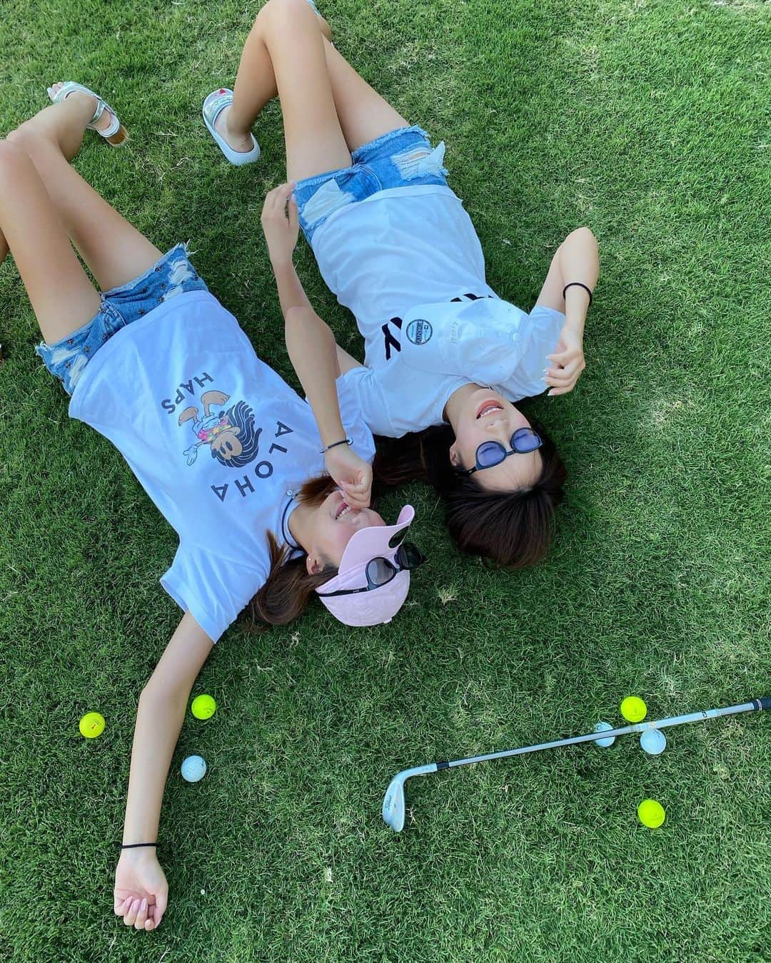 ISHIIYUKIKOさんのインスタグラム写真 - (ISHIIYUKIKOInstagram)「じゅんと @jun_g614 おソロのアイボル @eyevol_official の帽子とサングラス😉✨  芝生に映える💕  #ゴルフ #ゴルフ女子 #golf #golfgirls  #골프 #골프스타그램  #高尔夫 #golfswing #サングラス #アイボル」8月28日 17時51分 - ishii_yukiko