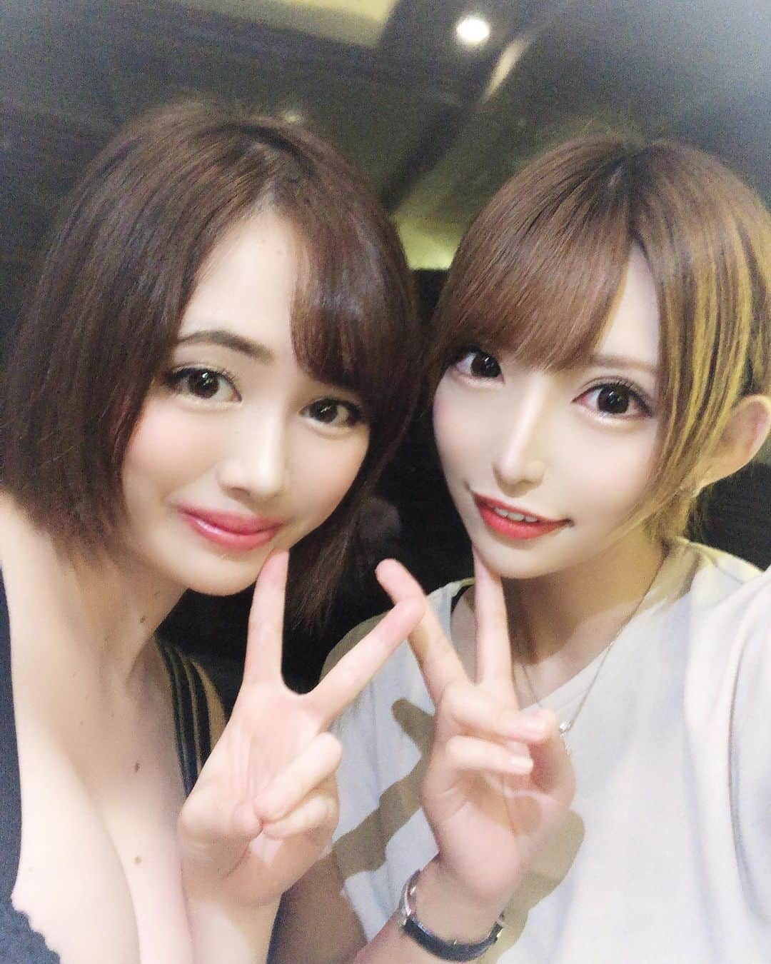 葉月七瀬のインスタグラム：「時差更新！笑 . あいみちゃんのお店に飲み行った〜🥰💓 2回目〜✌🏻✨✨ . 楽しすぎてめちゃくちゃ 久しぶりに騒いだ🥂🧚🏻‍♀️💕 皆さま楽しませてくれて 本当に感謝です🙏🏻⭐️ 楽しい時間ってあっという間！！ 幸せです💖 #キャバクラ #立川  #シャンパン  #happy」