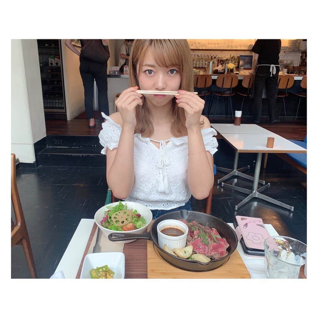 大庭彩歌さんのインスタグラム写真 - (大庭彩歌Instagram)「どんな表情？！😏 ・ ランチいただきましたー🍽😋」8月28日 18時00分 - ooba__ayaka
