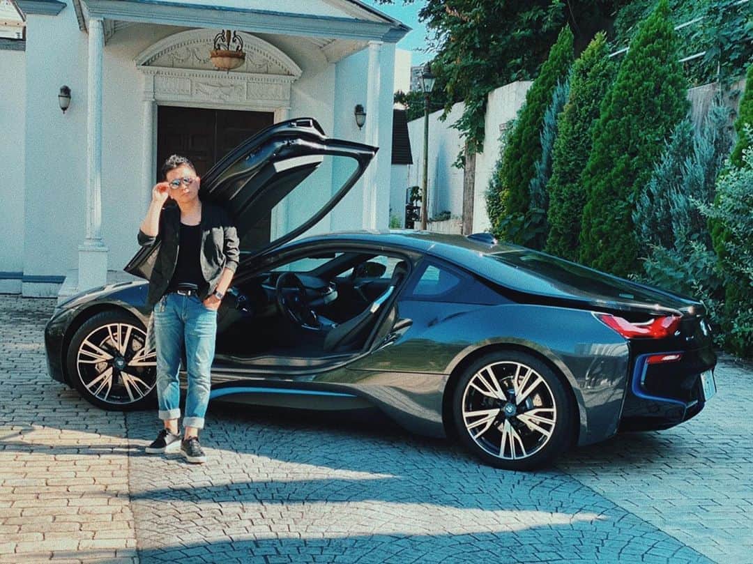 のインスタグラム：「良かったら送ってくよ、僕の愛車でね。 . . . 写真：つつみ(@h_tsuttsun ) . #宮迫です #宮迫博之 #芸人 #お笑い #愛車 #愛車撮影 #youtube #youtuber #撮影 #ポートレート #portrait #tokyo #japan #japaneseboy #japanese #instagram #instalike #instagood #good_portraits_world」