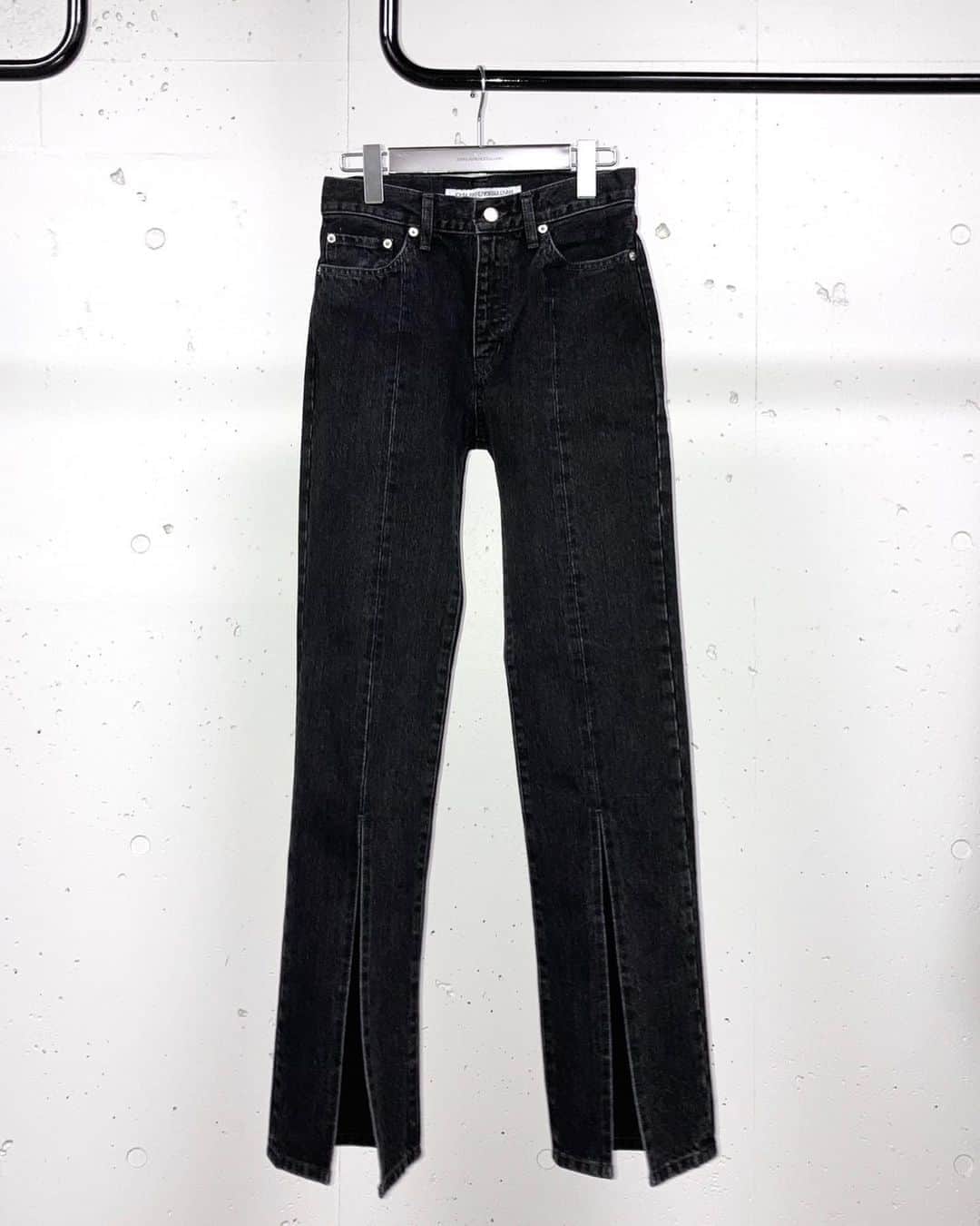 ジョンローレンスサリバンさんのインスタグラム写真 - (ジョンローレンスサリバンInstagram)「Center slits jeans have selvedge in front. #johnlawrencesullivan」8月28日 18時17分 - johnlawrencesullivan_official