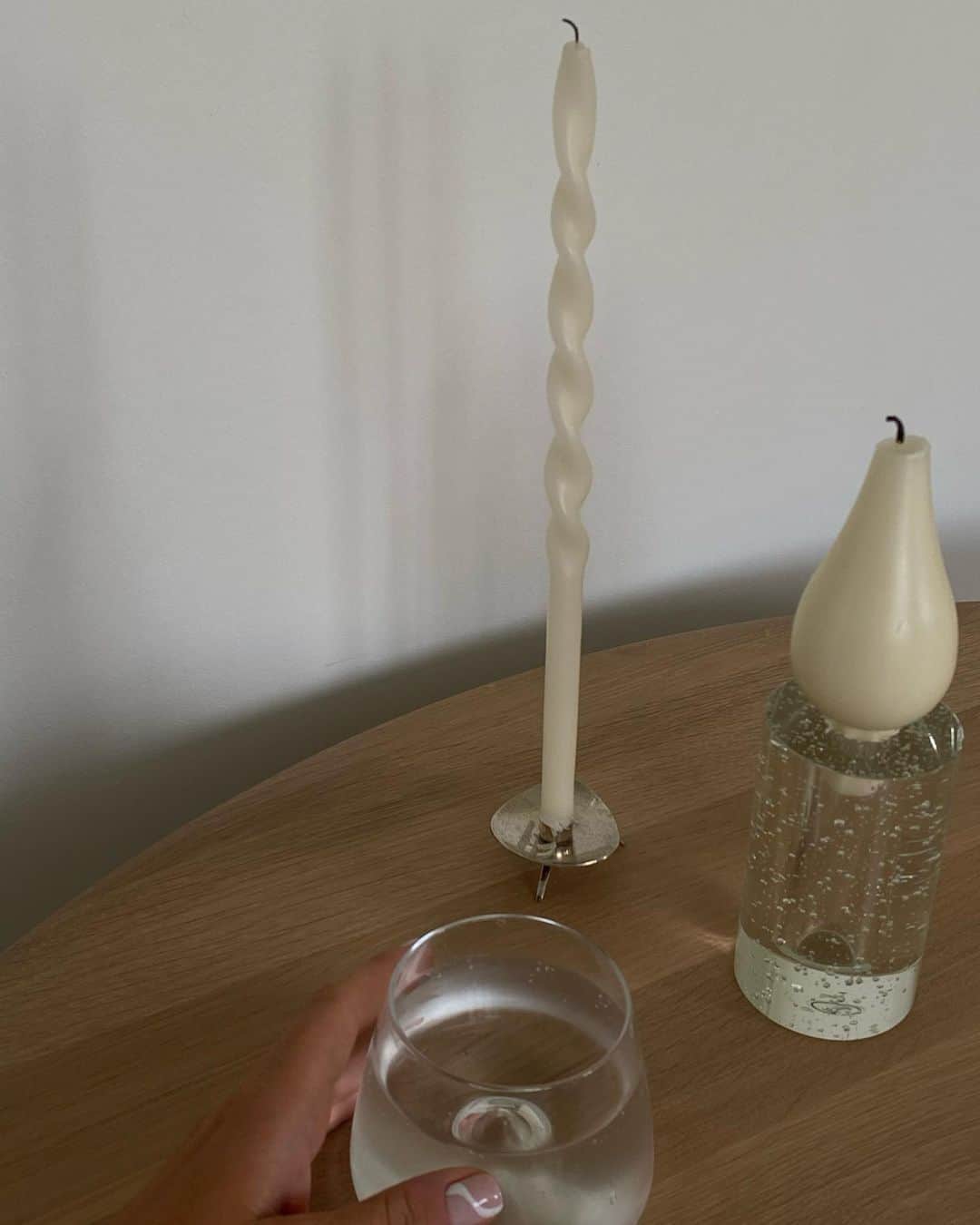 Mathilde Goehlerのインスタグラム：「remember to drink water (づ｡◕‿‿◕｡)づ」